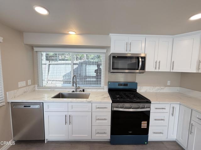 Detail Gallery Image 12 of 45 For 435 Anacapa Cir, Thousand Oaks,  CA 91320 - 4 Beds | 2/1 Baths