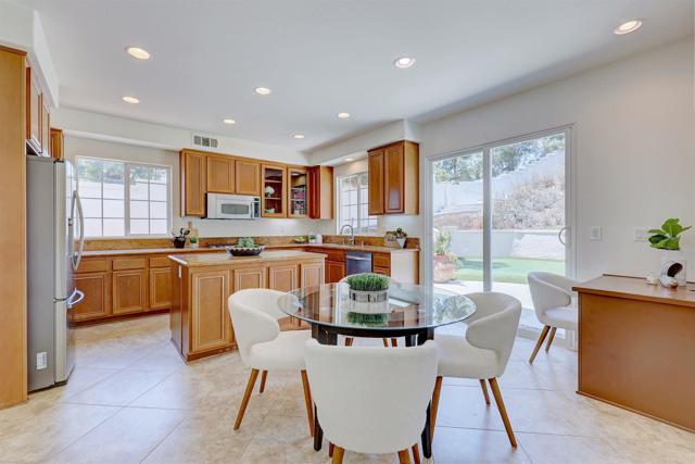 954 Prism Drive, San Marcos CA: https://media.crmls.org/mediaz/b8fc5772-37b4-4842-84ed-d1104eb7ed09.jpg