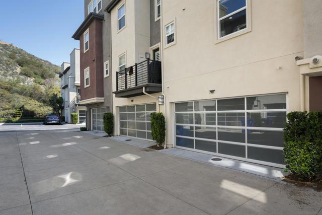 Image 40 of 74 For 7907 Modern Oasis Drive
