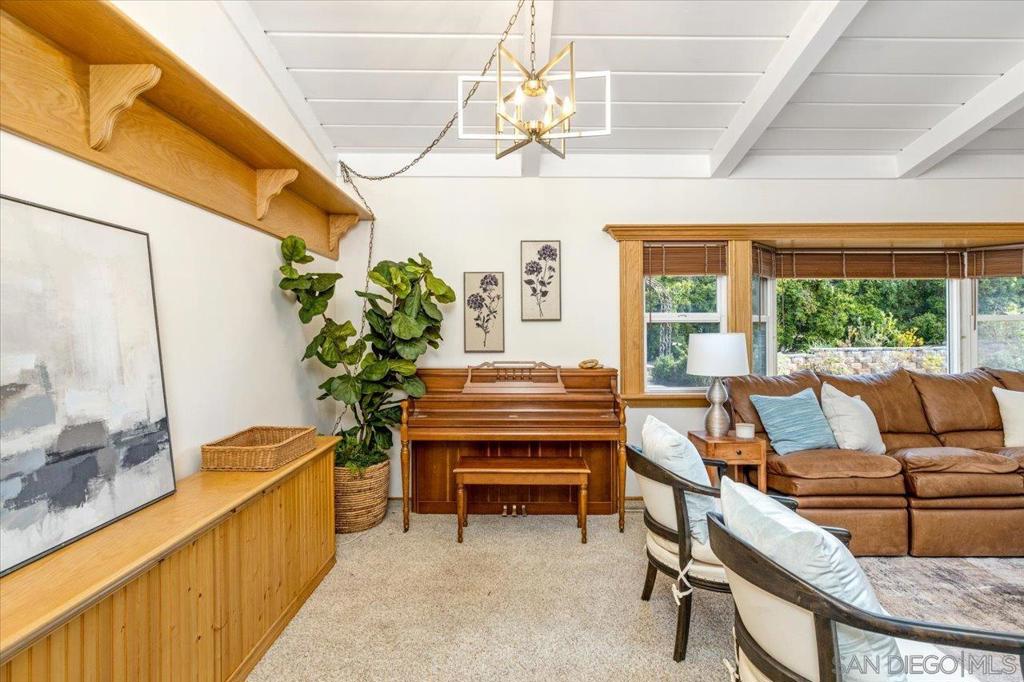 877 Montview Drive - photo 12