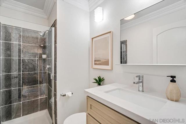 7550 Eads Ave, La Jolla CA: https://media.crmls.org/mediaz/b8fd21da-8003-43ba-8a3b-516d2d9b17a9.jpg