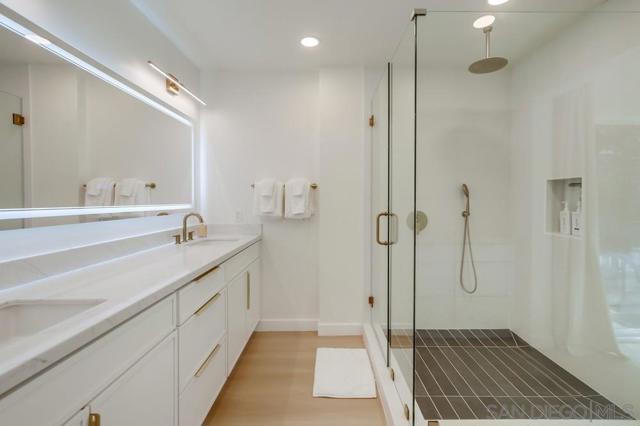 8457 Paseo Del Ocaso, La Jolla CA: https://media.crmls.org/mediaz/b8fd70e6-440f-4369-a6ff-a1c6e35d8d1d.jpg