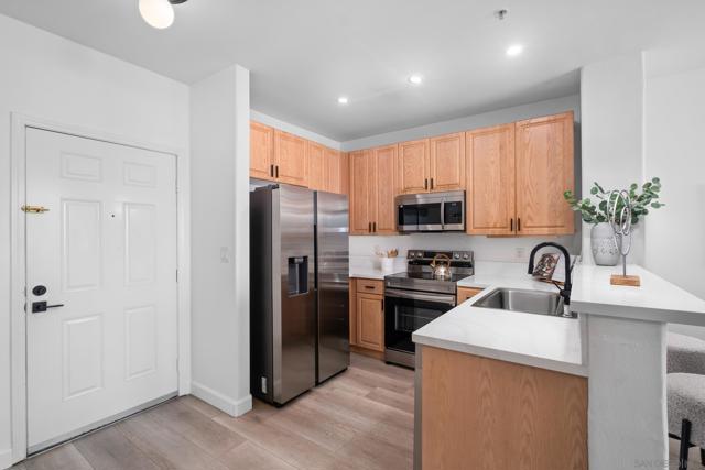 Image 3 of 41 For 1601 India St  316