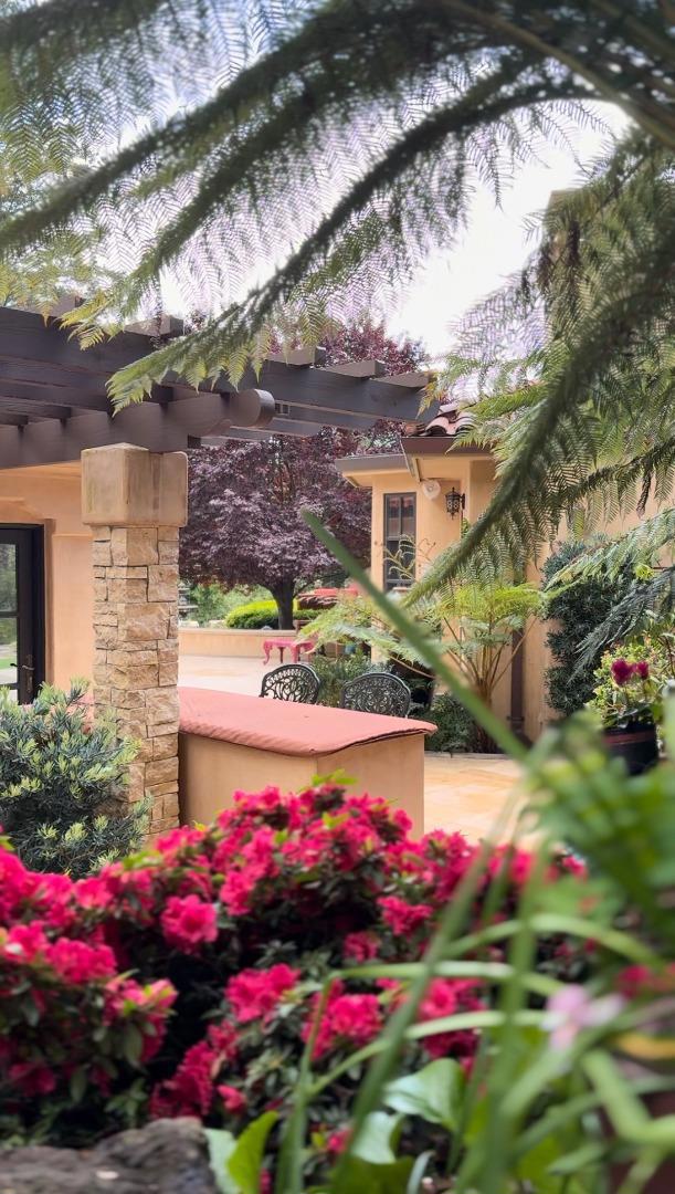 21106 Brush Road, Los Gatos CA: https://media.crmls.org/mediaz/b8fe30e8-de9c-45b1-bc59-d56b0e6353d6.jpg