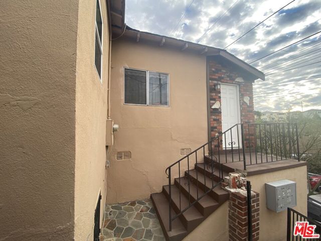 3733 Bostwick Street, Los Angeles CA: https://media.crmls.org/mediaz/b8fe5ef1-aea5-4c6a-8bf3-d666c6f68518.jpg