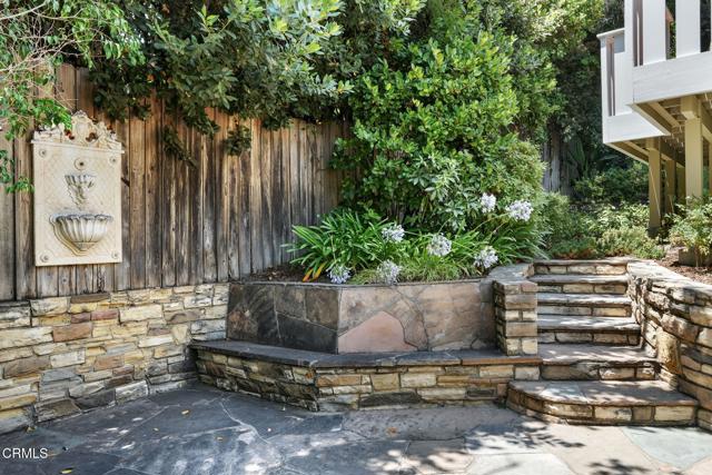 818 Huntington Garden Drive, San Marino CA: https://media.crmls.org/mediaz/b8fe9006-c82f-4600-8f83-10715591bfde.jpg