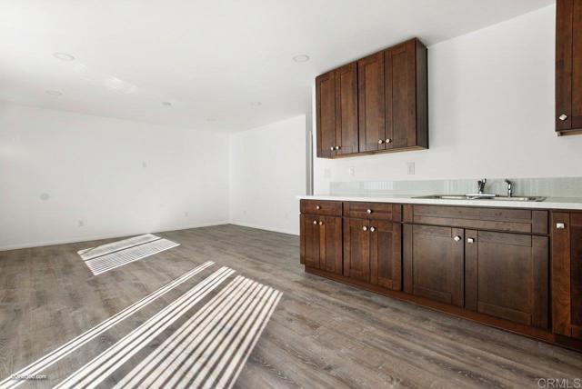 Image 6 of 25 For 937 Grand Avenue