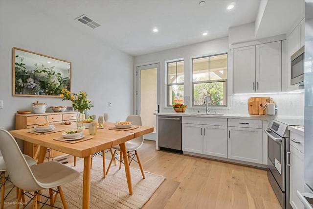 230 Oak Circle, Walnut Creek CA: https://media.crmls.org/mediaz/b8ff34d0-ecf2-492d-bb72-d816fc9b974d.jpg