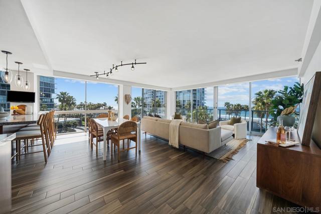 1810 Avenida Del Mundo, Coronado CA: https://media.crmls.org/mediaz/b8ff5fde-f576-4dd8-a34b-8fec677d354a.jpg