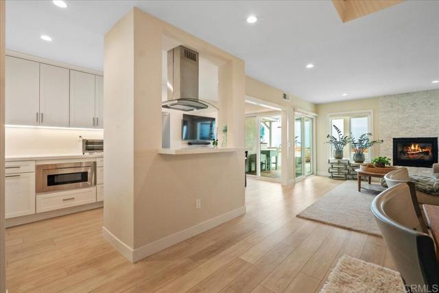 Detail Gallery Image 4 of 54 For 6757 Heath Ct, Carlsbad,  CA 92011 - 3 Beds | 2/1 Baths