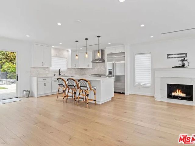 1839 Preuss Road, Los Angeles CA: https://media.crmls.org/mediaz/b900e695-747e-4fb9-8f62-4d2001aa07a1.jpg