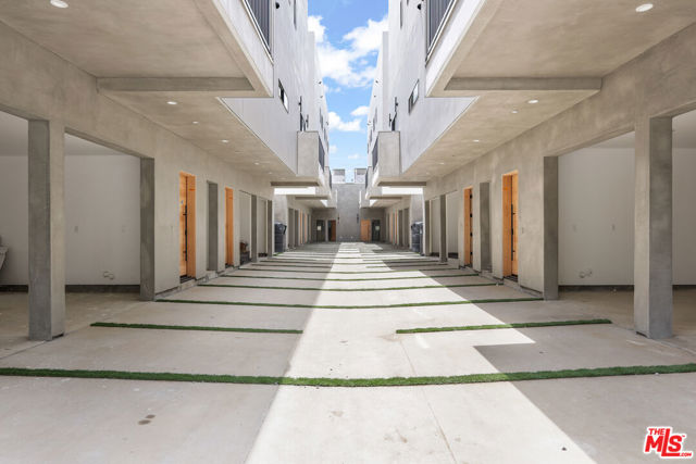 11010 Hortense Street, North Hollywood CA: https://media.crmls.org/mediaz/b9018d48-9b2c-403e-9280-cb433390188a.jpg