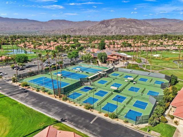 32 Presidio Place, Palm Desert CA: https://media.crmls.org/mediaz/b9024344-13ea-4f9a-abb3-0840878b1d58.jpg