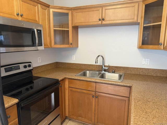 6666 Beadnell Way, San Diego CA: https://media.crmls.org/mediaz/b9025dfa-11f1-4e8b-ba45-6a5d07390921.jpg
