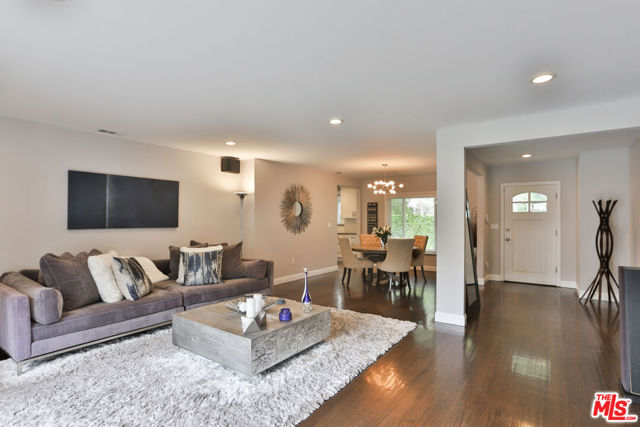 4271 Riverton Avenue photo 4