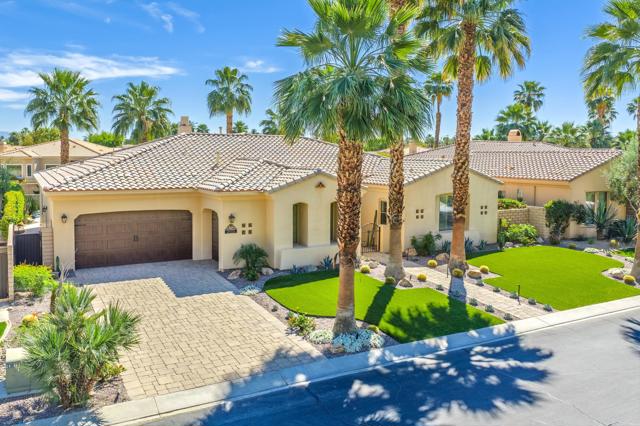 48224 Big Horn Drive, La Quinta CA: https://media.crmls.org/mediaz/b902af93-a747-42f8-9538-5392d895c428.jpg