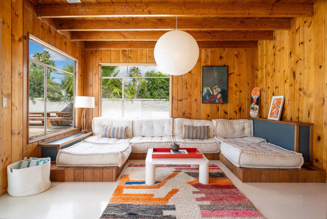 1022 E Mesquite Avenue, Palm Springs CA: https://media.crmls.org/mediaz/b9030b94-d7a7-49f3-adb4-3f8a7f06cbbb.jpg