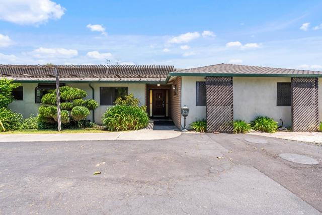 307 Mansfield Road, Hollister CA: https://media.crmls.org/mediaz/b9036d3a-0ef7-4987-938c-82fd754b2f01.jpg