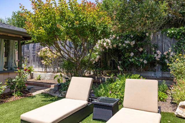 3483 Ocean Avenue, Carmel CA: https://media.crmls.org/mediaz/b903a3fb-1a56-44d0-a35b-8faaa7ea4450.jpg