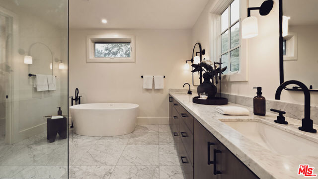 5 Bed Home for Sale in Los Angeles, California