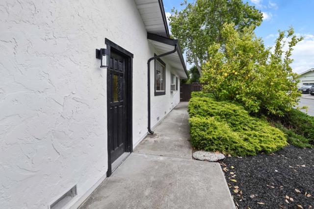 16 Melwood Court, Watsonville CA: https://media.crmls.org/mediaz/b904208b-1983-416f-be4d-a49bbddd457e.jpg