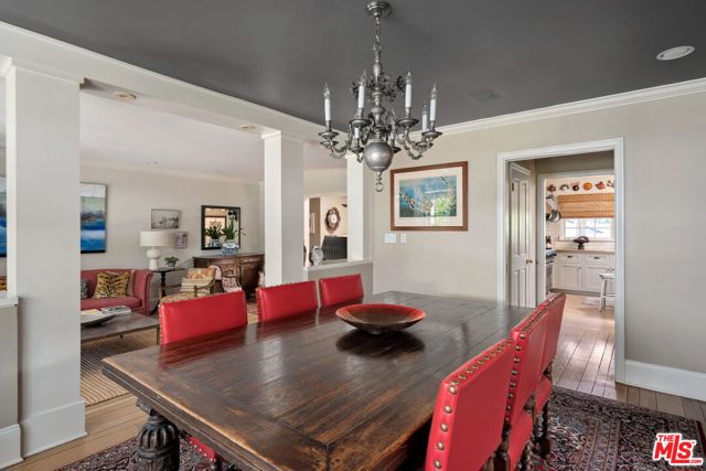 4658 Del Moreno Drive, Woodland Hills CA: https://media.crmls.org/mediaz/b904c23e-785c-4b59-b96b-549823a98eec.jpg