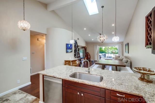 17832 Avenida Cordillera, San Diego CA: https://media.crmls.org/mediaz/b904ce19-3b64-47d7-b065-49849931a2ae.jpg