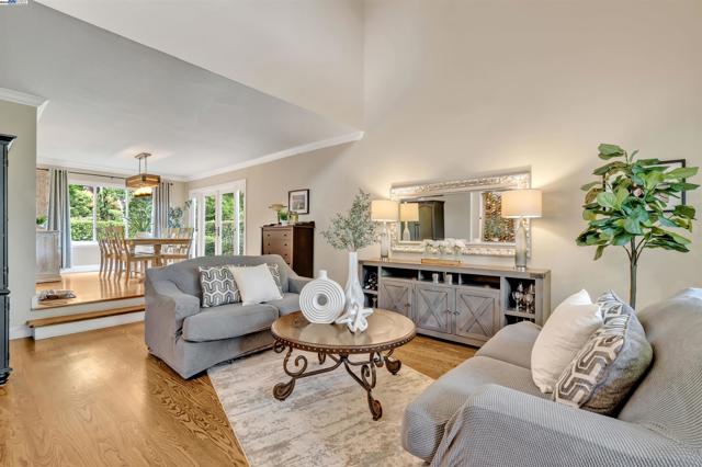 1632 Saint Norbert Dr, Danville CA: https://media.crmls.org/mediaz/b904d73f-ddc0-4049-b971-92c0a811ab11.jpg
