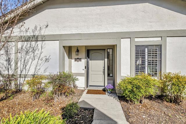 4160 Tanager, Fremont CA: https://media.crmls.org/mediaz/b905286a-e688-47cd-8eef-8fc174c5595a.jpg