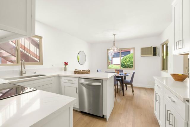 5523 Adobe Falls Road, San Diego CA: https://media.crmls.org/mediaz/b9066196-9b30-4f94-b222-26772eb713bd.jpg