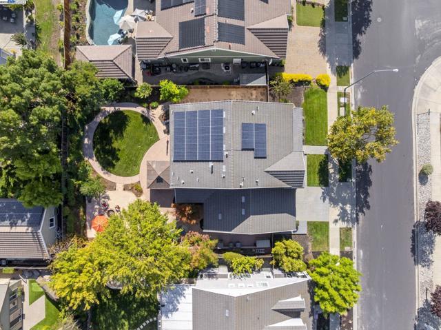 1037 Lexington Way, Livermore CA: https://media.crmls.org/mediaz/b9067dd8-04ac-4364-8cfe-8fed7ba7cd80.jpg