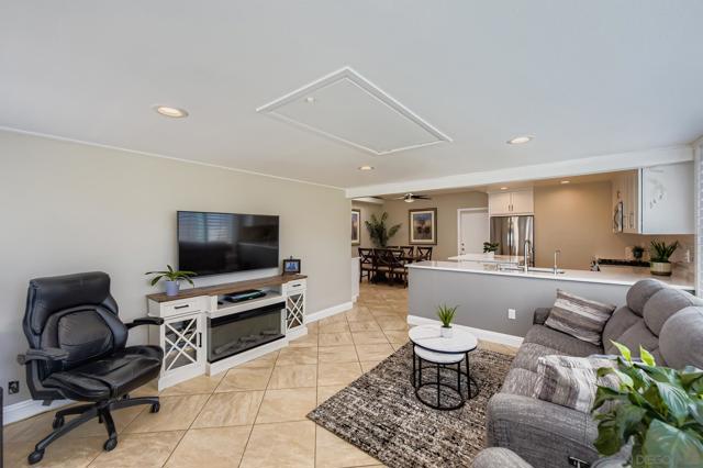 12450 Robison Blvd, Poway CA: https://media.crmls.org/mediaz/b90687ee-e8a4-4ac0-9531-a517bbe6aa6b.jpg