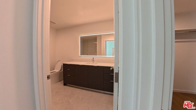 5119 Colfax Avenue, 203 photo 11