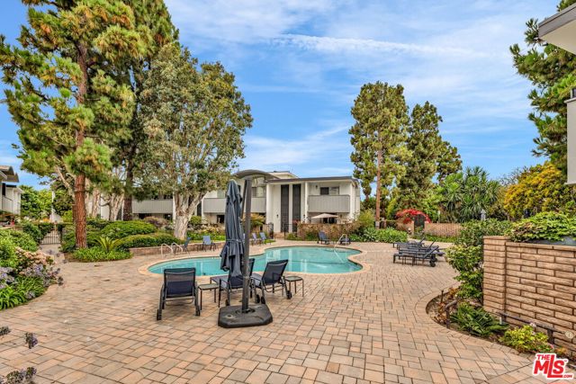 13224 Admiral Avenue, Marina del Rey CA: https://media.crmls.org/mediaz/b906926f-8171-44c3-a160-e79ed91f6d22.jpg