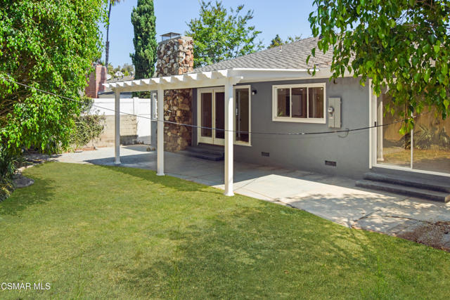 3315 S Bentley Avenue, Los Angeles CA: https://media.crmls.org/mediaz/b906efd2-e45f-44f1-9a21-985c34b3b858.jpg