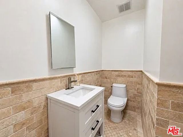 1111 11th Street, 9 photo 13