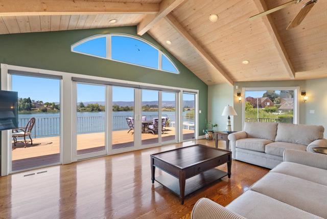 345 Cutter Lane, Watsonville CA: https://media.crmls.org/mediaz/b9071fa9-b6aa-49f5-9005-7feec1a574b2.jpg