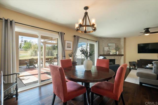 Detail Gallery Image 7 of 31 For 919 Wentworth Cir, Vista,  CA 92081 - 3 Beds | 2/1 Baths