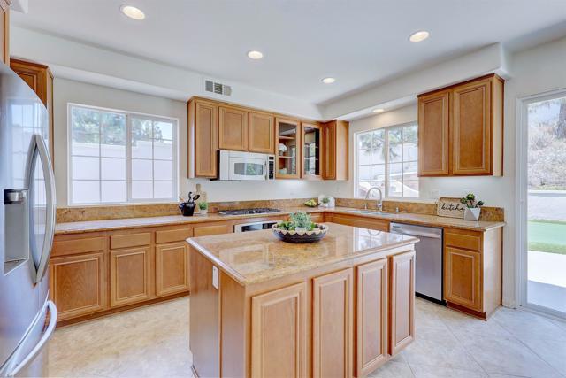 954 Prism Drive, San Marcos CA: https://media.crmls.org/mediaz/b908c3a4-26e1-4592-886d-db60affd708e.jpg