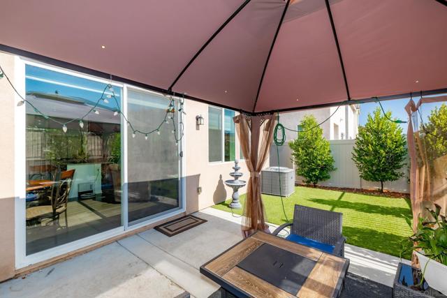 532 Enzo St, Lake Elsinore CA: https://media.crmls.org/mediaz/b9091160-723f-4ee8-b243-e8dff80fa0fc.jpg