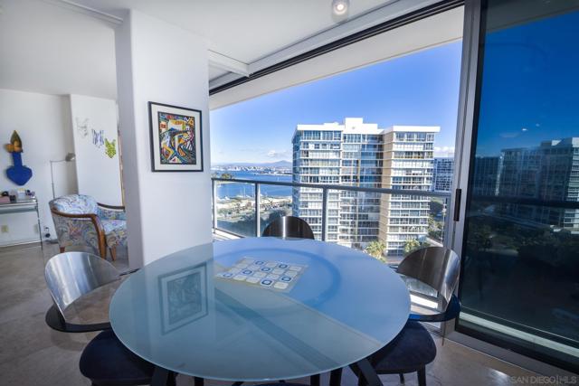 1730 Avenida Del Mundo, Coronado CA: https://media.crmls.org/mediaz/b909b5e5-2f5b-4ad7-9fae-0af16ed33423.jpg