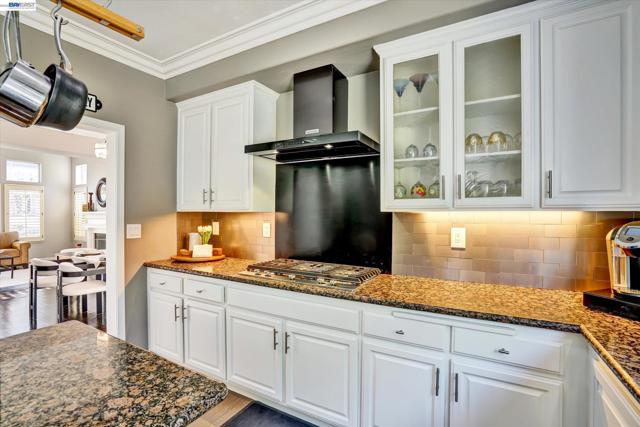 Image 19 of 58 For 36 Savona Ct