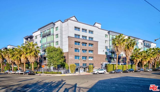 629 Traction Avenue, Los Angeles CA: https://media.crmls.org/mediaz/b90b0900-354b-4191-820a-87713826acdc.jpg