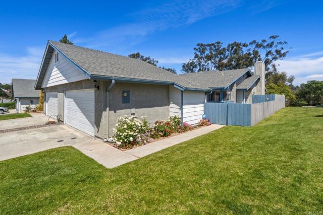 Detail Gallery Image 3 of 34 For 1106 Corral, Escondido,  CA 92026 - 2 Beds | 2 Baths