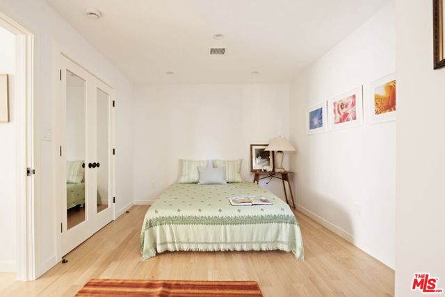 825 Coeur D Alene Avenue, Venice CA: https://media.crmls.org/mediaz/b90bb194-fccc-44d9-9f9e-7bc325a37c9a.jpg