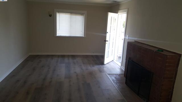4056 Santa Rita St, Oakland CA: https://media.crmls.org/mediaz/b90bfaab-bdfa-4319-9e2d-9975fa66e50e.jpg
