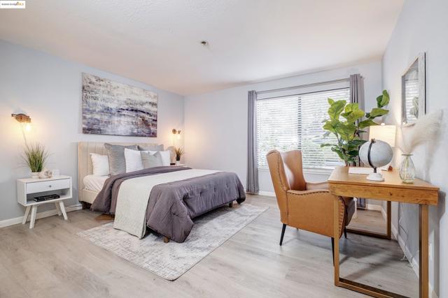 389 Belmont St, Oakland CA: https://media.crmls.org/mediaz/b90c1d73-c5f5-40cc-85eb-48565fa45226.jpg