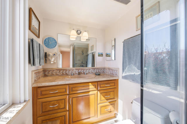 Detail Gallery Image 17 of 38 For 271 Calle Higuera, Camarillo,  CA 93010 - 6 Beds | 3 Baths