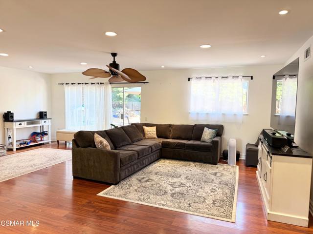 5808 Greenview Road, Calabasas CA: https://media.crmls.org/mediaz/b90ca783-8b8e-44e0-8912-799f128ebf8c.jpg