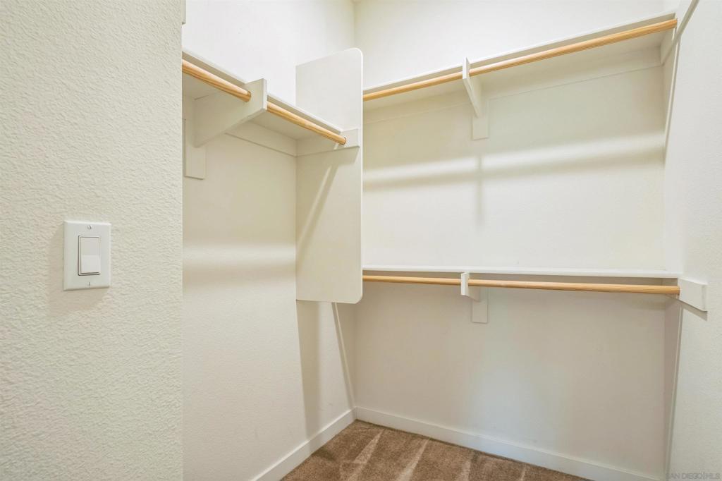 885 Blackstone - photo 15